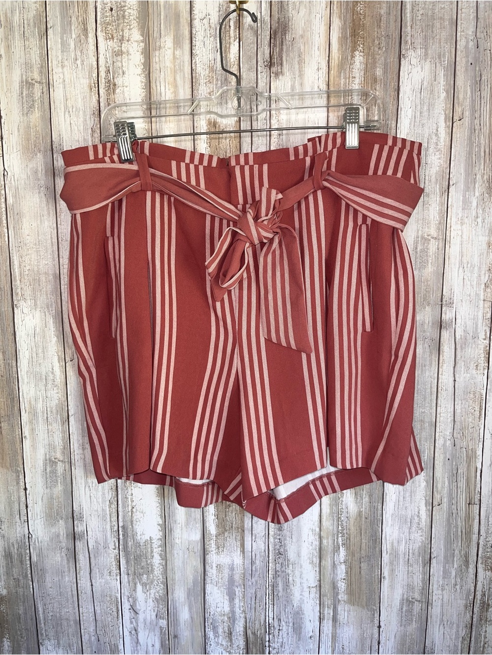 NWT Torrid Rose Stripe Tie Front High Rise Shorts Size 12 - Picture 2 of 7